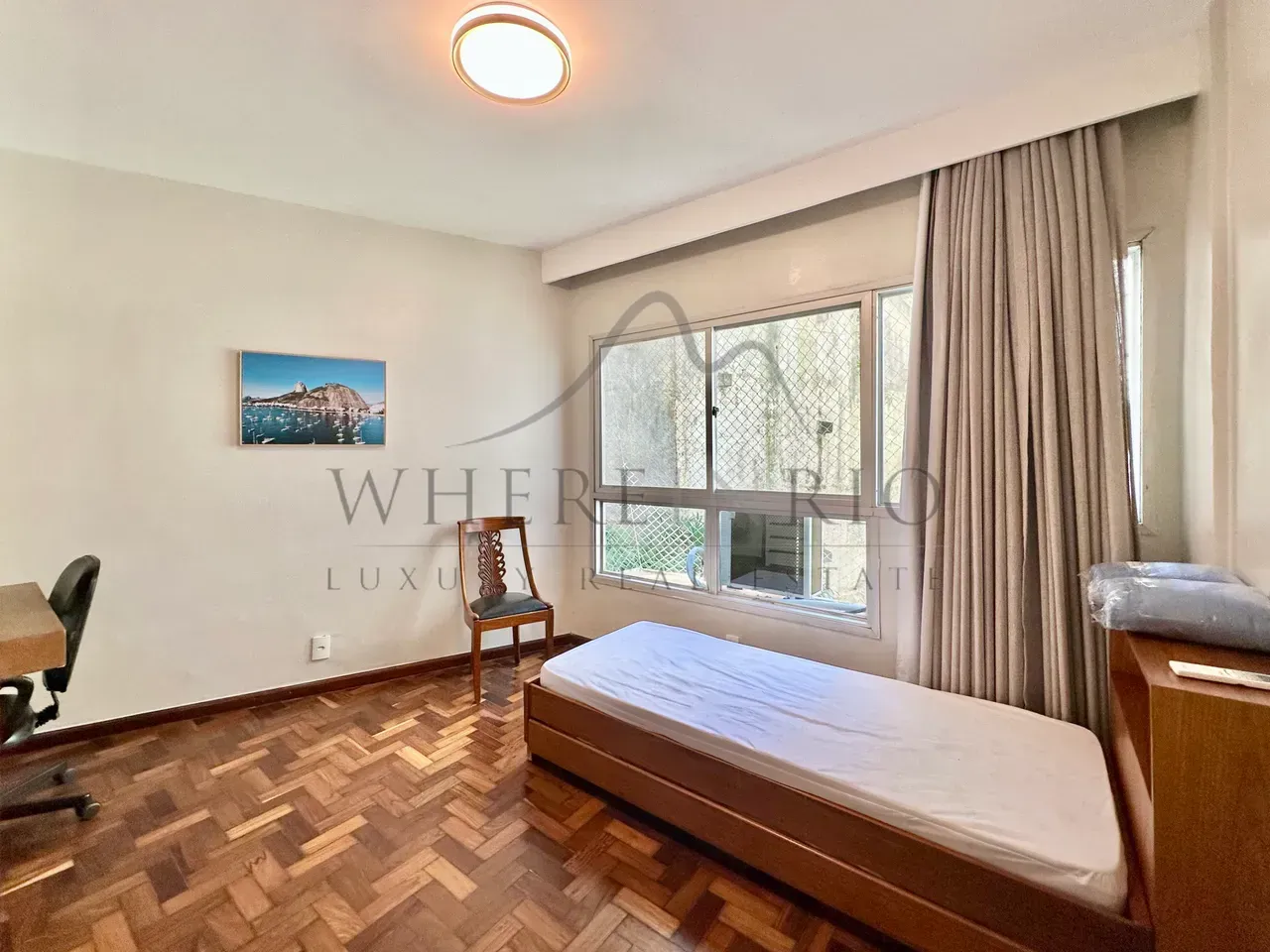 Apartment with 4 bedrooms and a closed kitchen with gas stove — photo 10