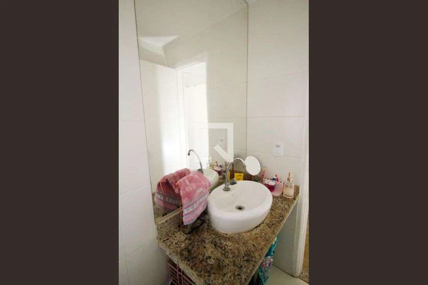 78 m² rental apartment with 2 bedrooms and 1 suite — photo 2