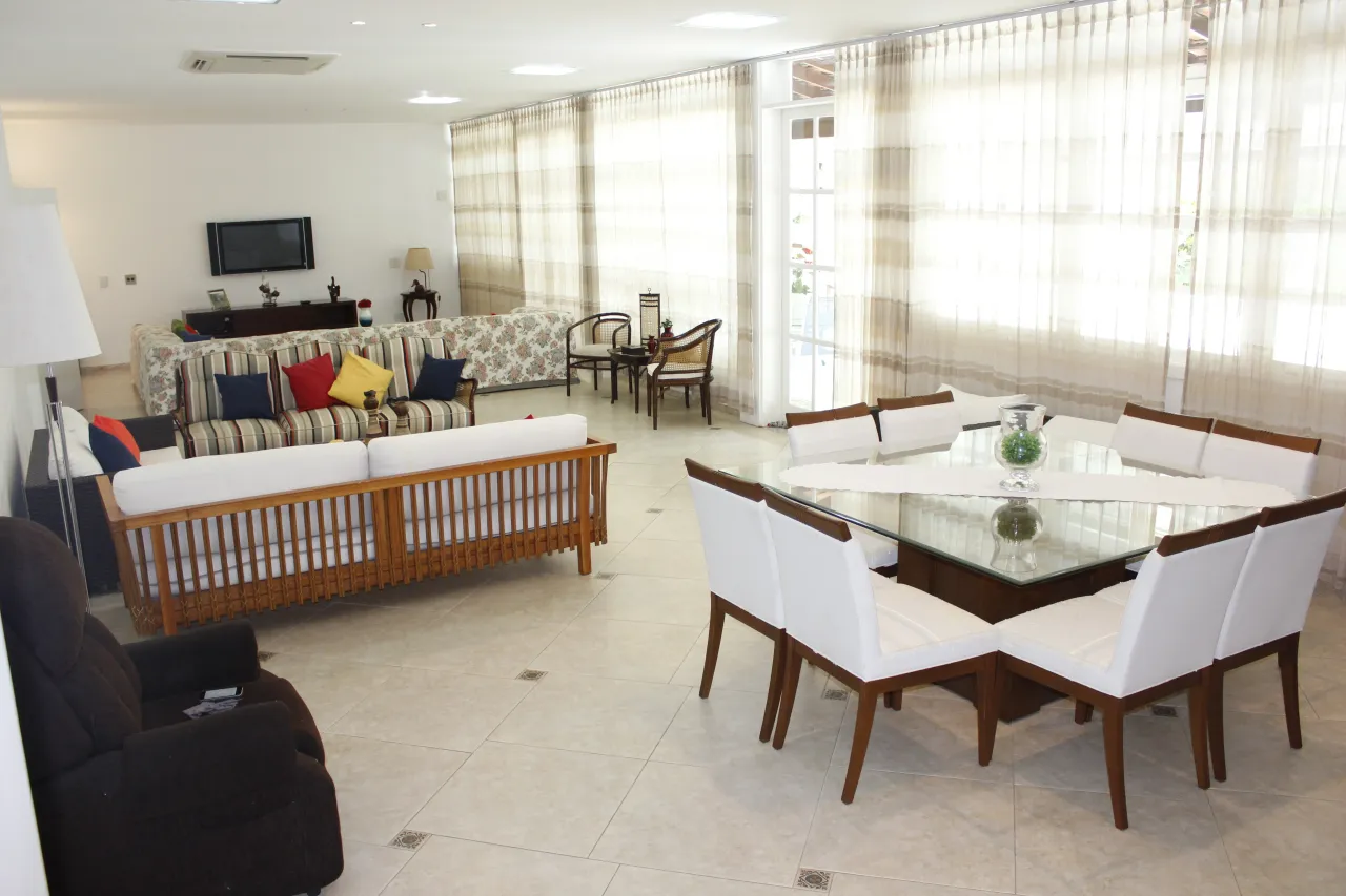 Casa com 4 quartos e 5 banheiros com fogão a gás — photo 6