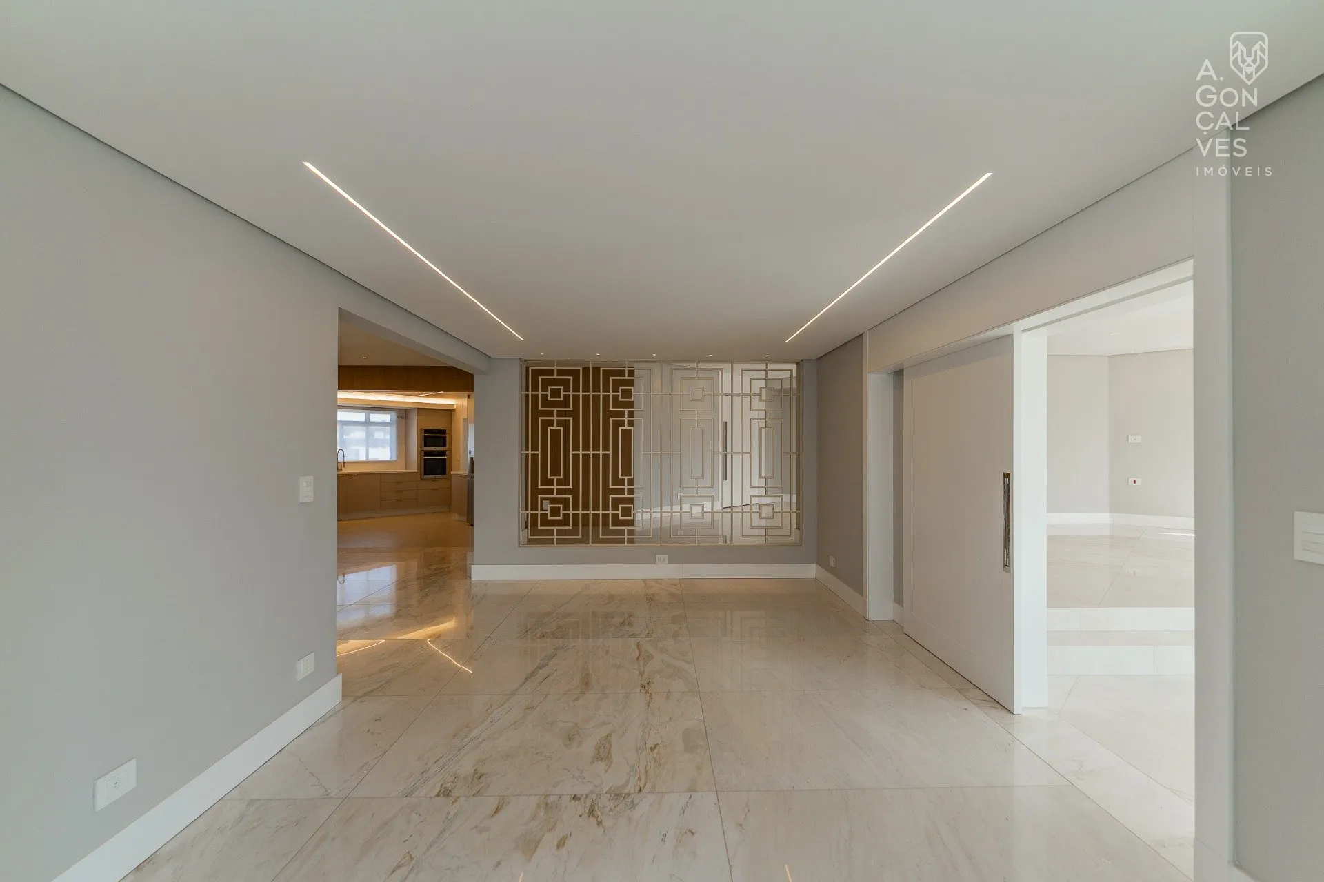 479 m² apartment with 4 bedrooms and 4 parking spaces — photo 18