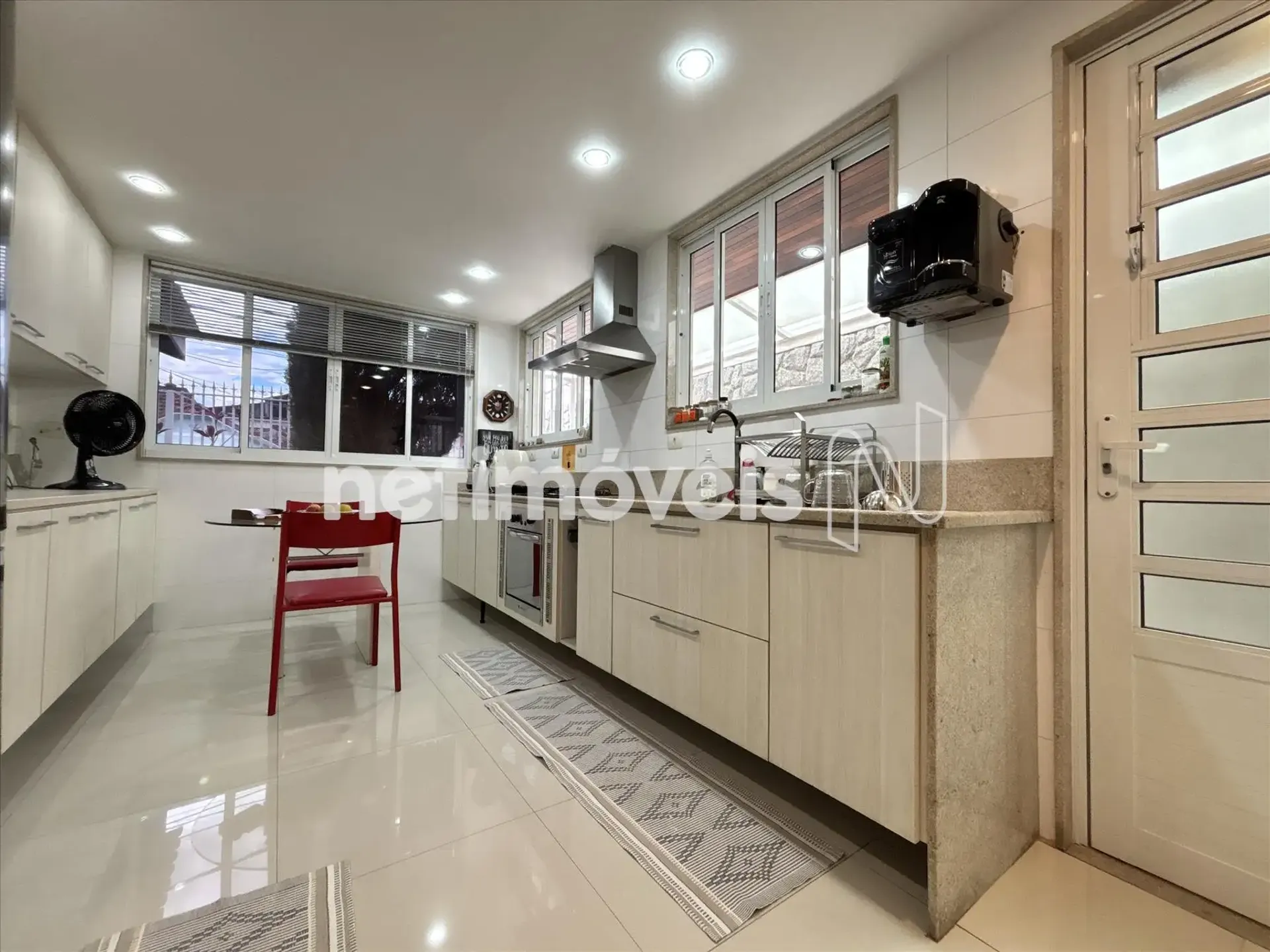 Unfurnished house with 3 bedrooms and a balcony — photo 44