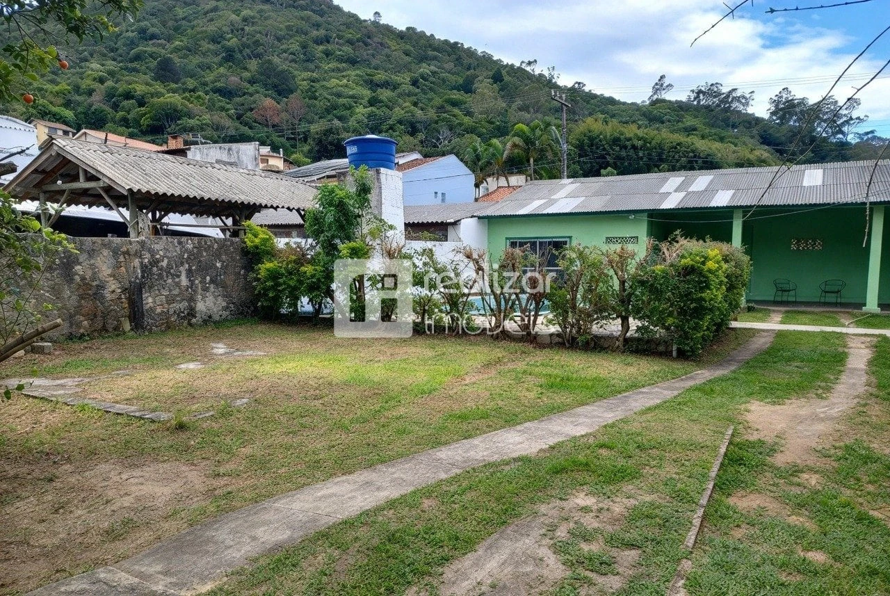 4-bedroom house with a private BBQ in Florianópolis — photo 12