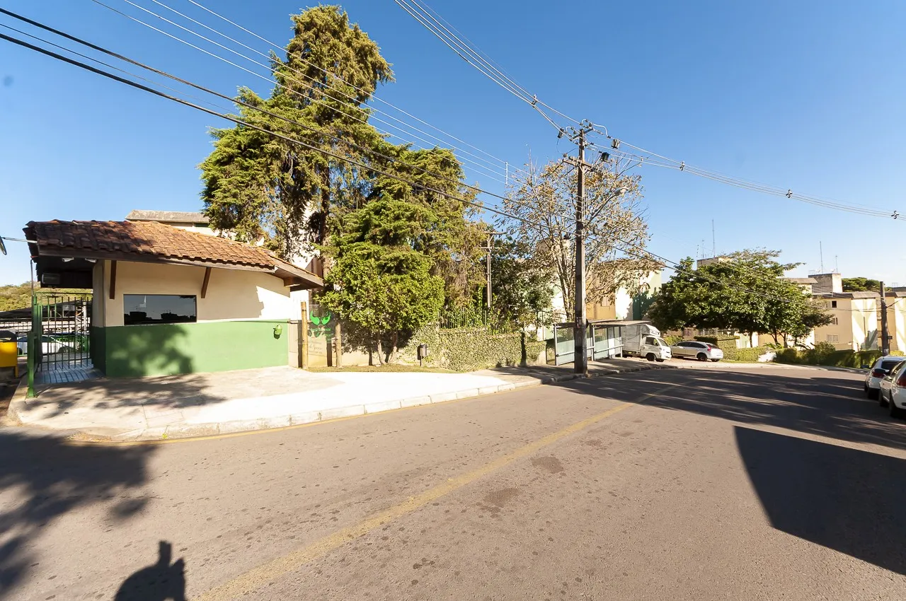 3-bedroom apartment with wood or laminate floors in Curitiba — photo 42