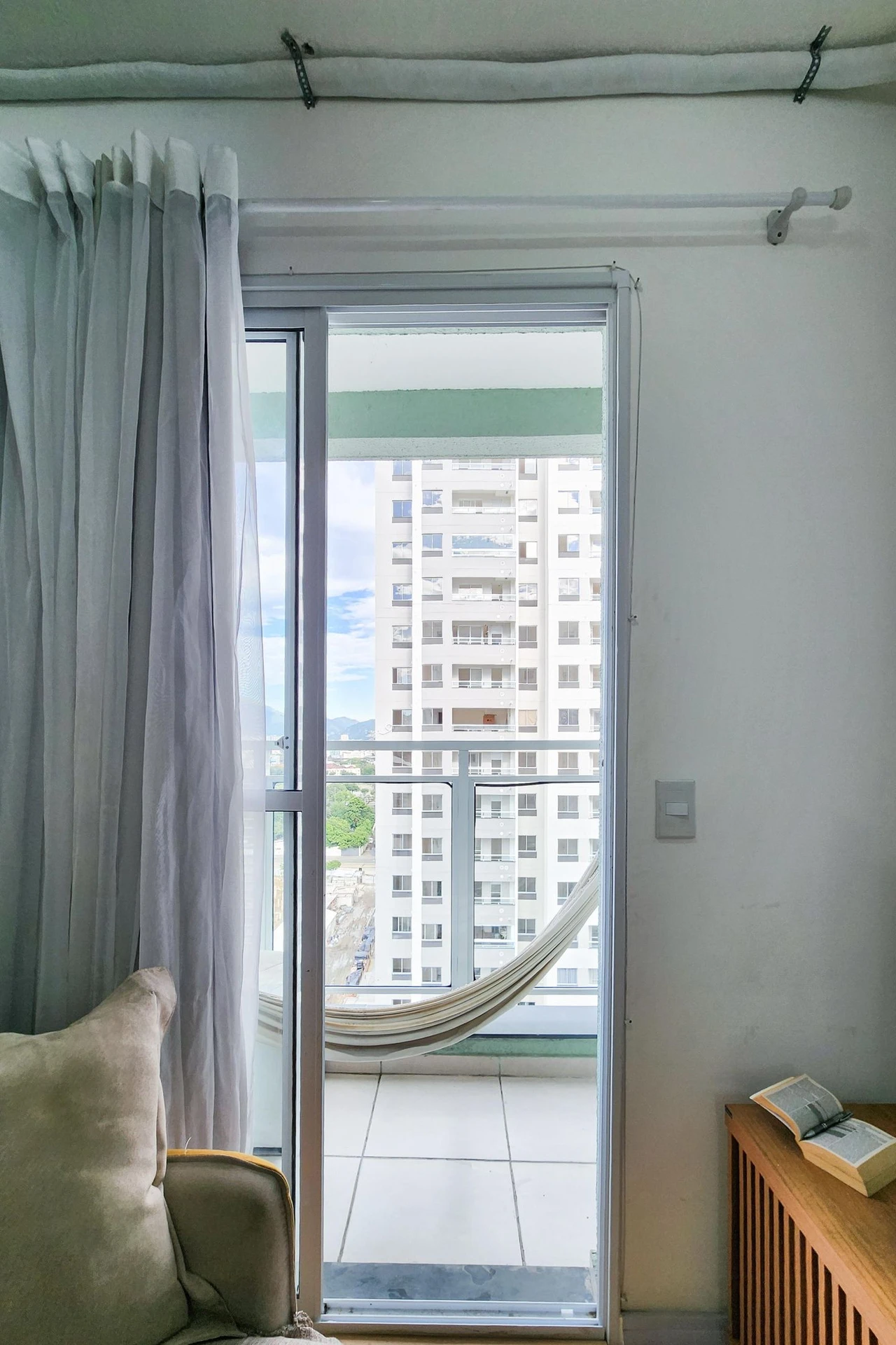 Apartamento mobiliado com cozinha integrada e varanda — photo 3