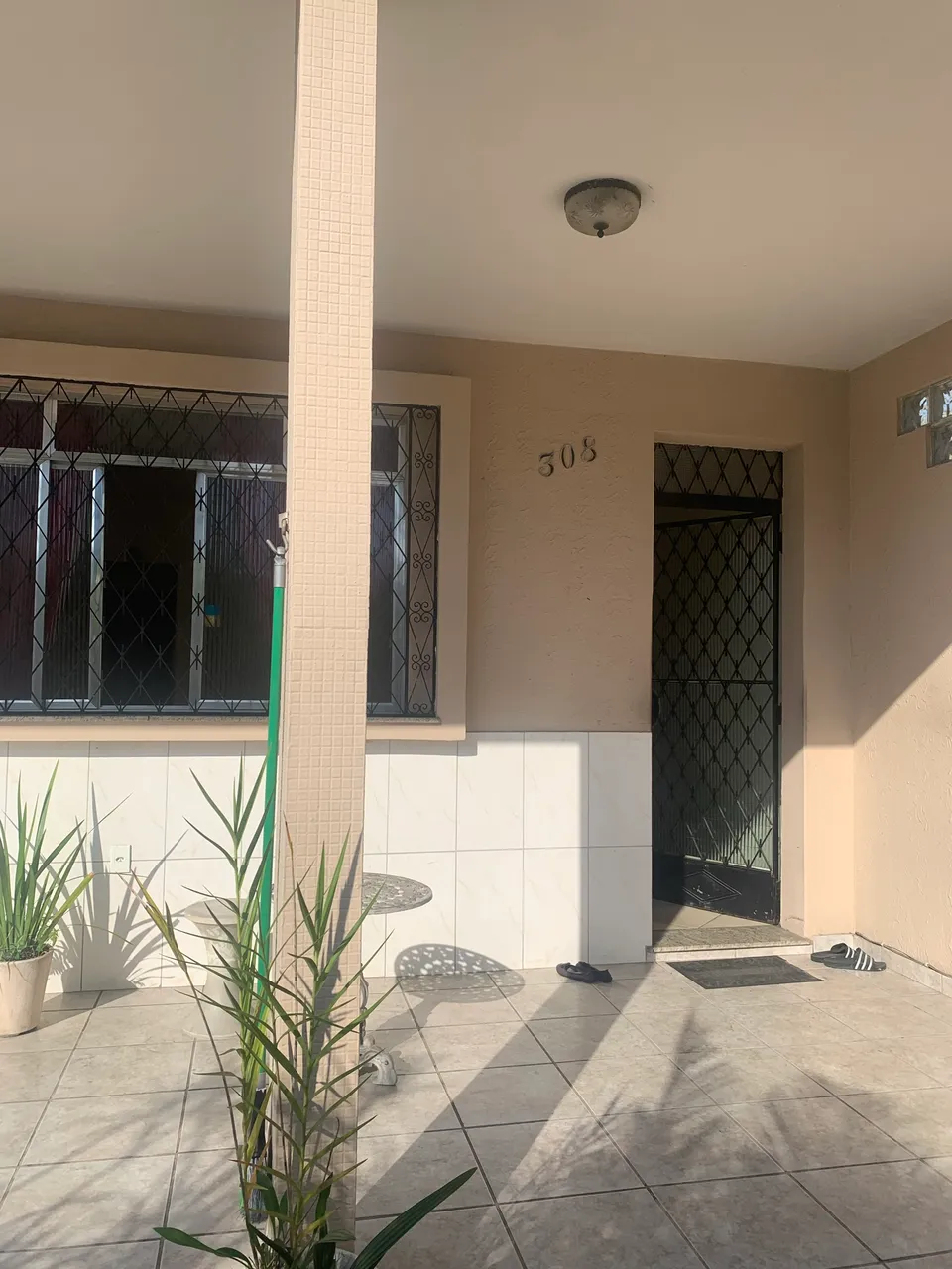 Casa sem mobília com 3 quartos e varanda — photo 2