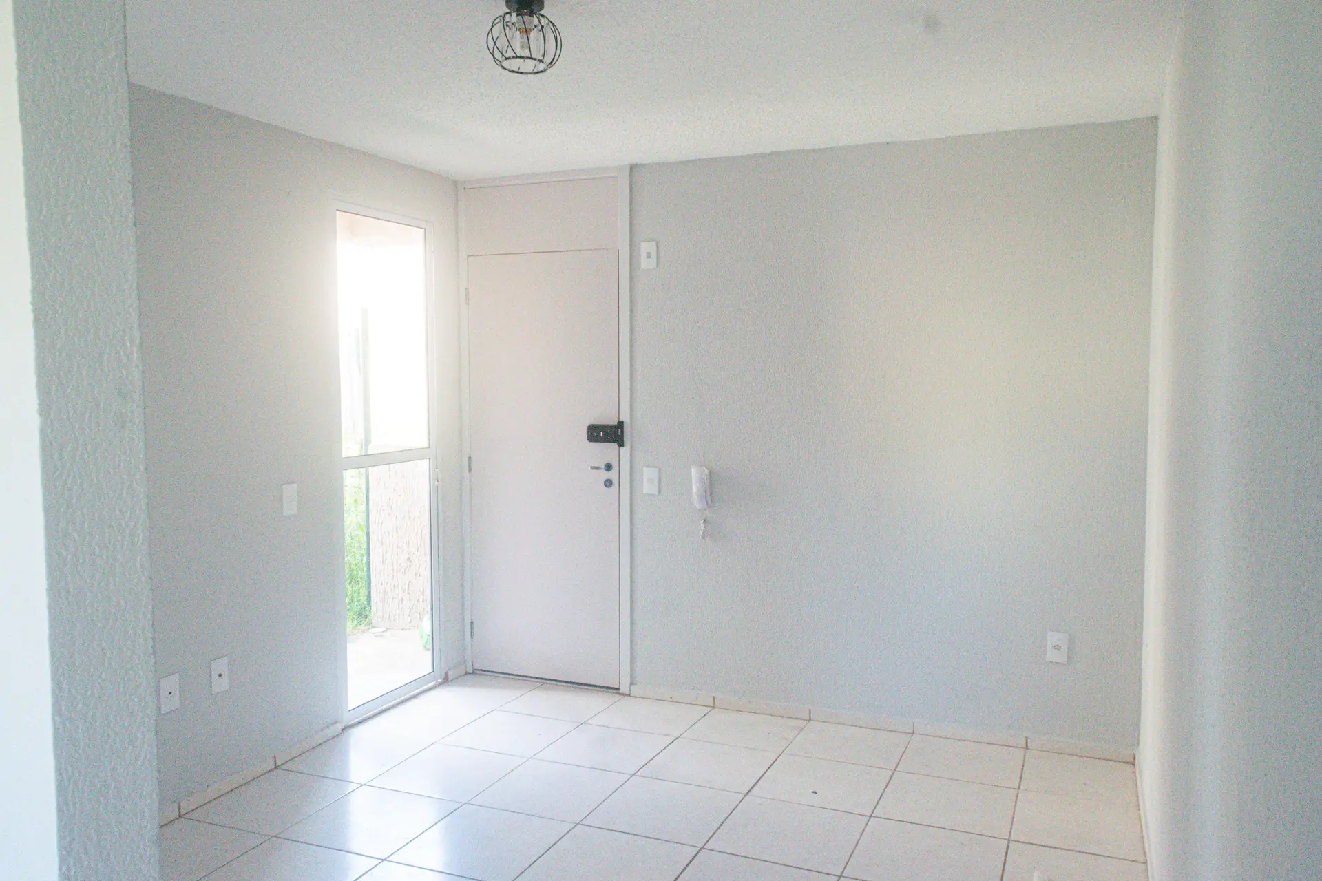 Apartment with 2 bedrooms and a private garden — photo 22