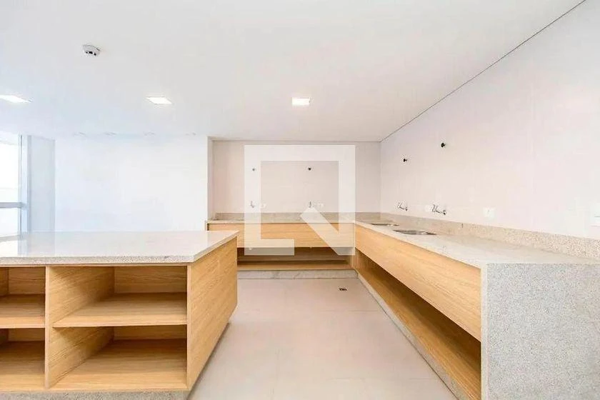 27 m² studio with a glass-enclosed balcony and a home office — photo 21