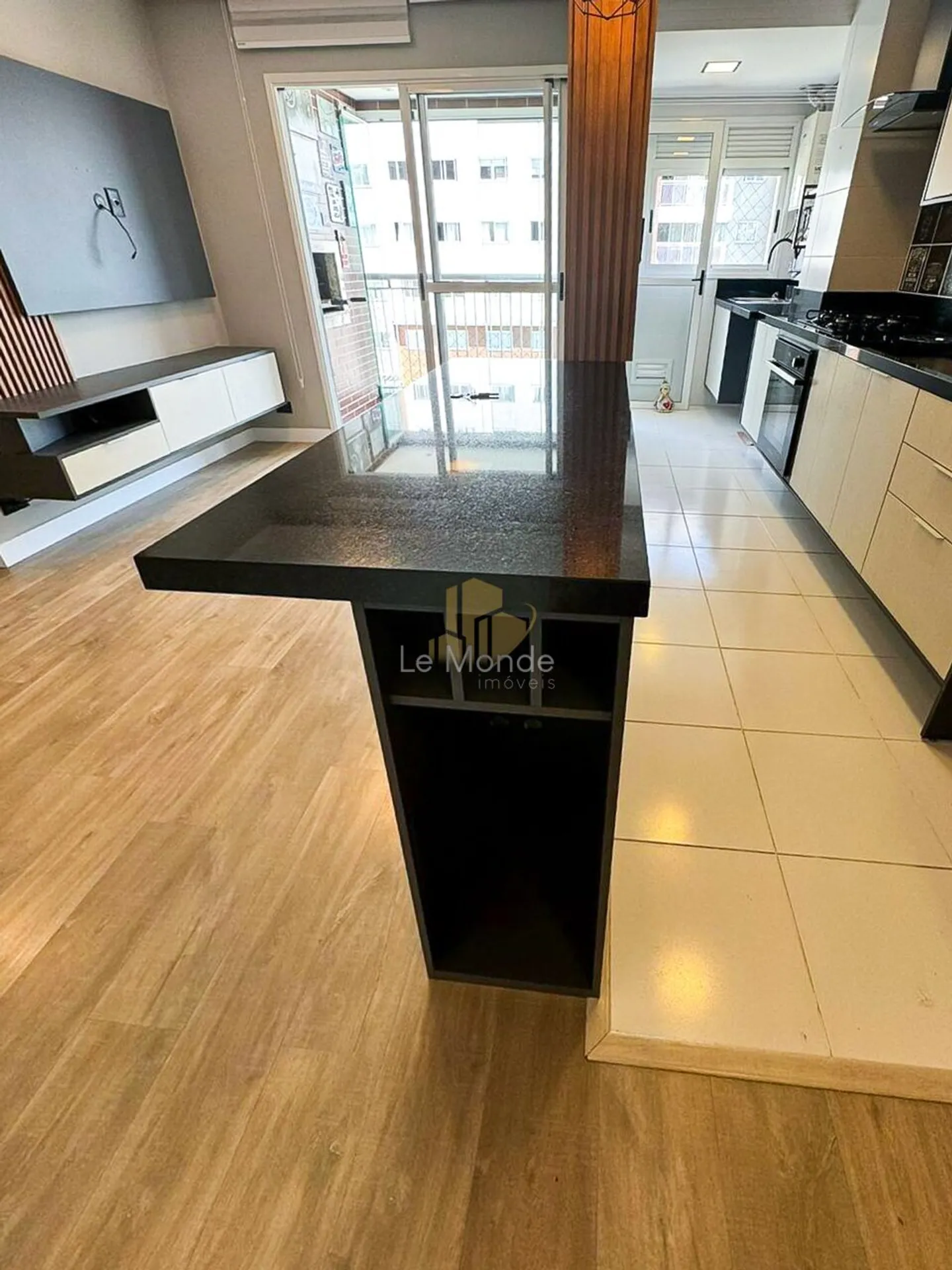 2-bedroom apartment with a balcony — photo 3