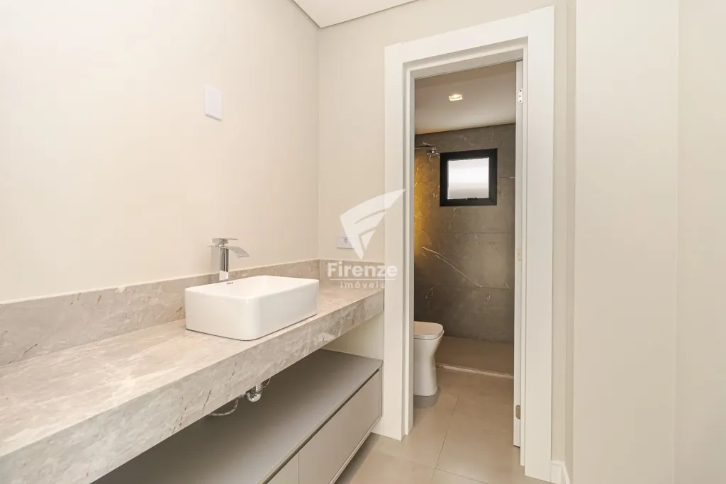 Furnished house with 4 bedrooms and 320 m² — photo 132