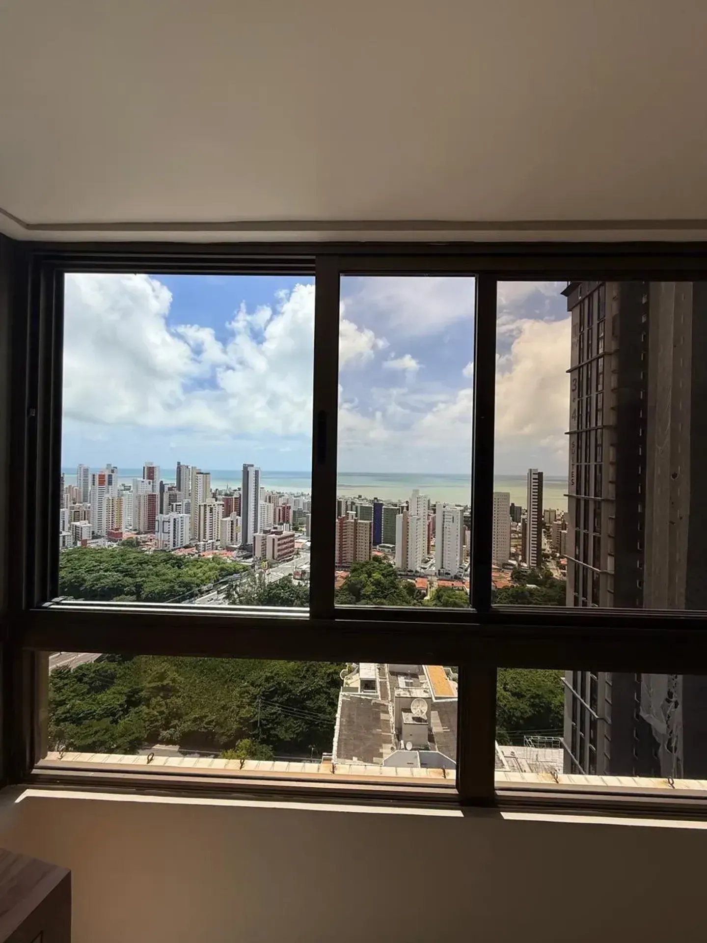 Furnished 175 m² apartment with 3 en-suite bedrooms — photo 2