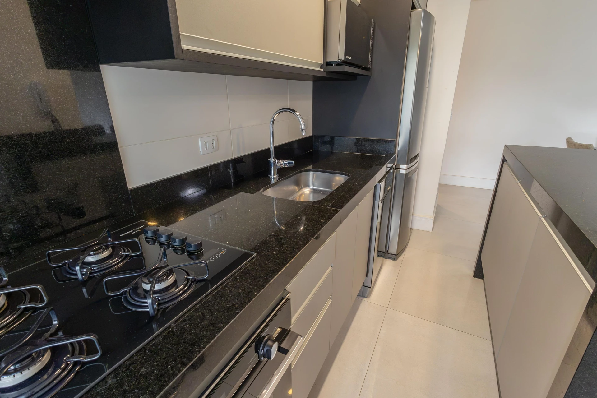 2-bedroom apartment with a glass-enclosed balcony — photo 62