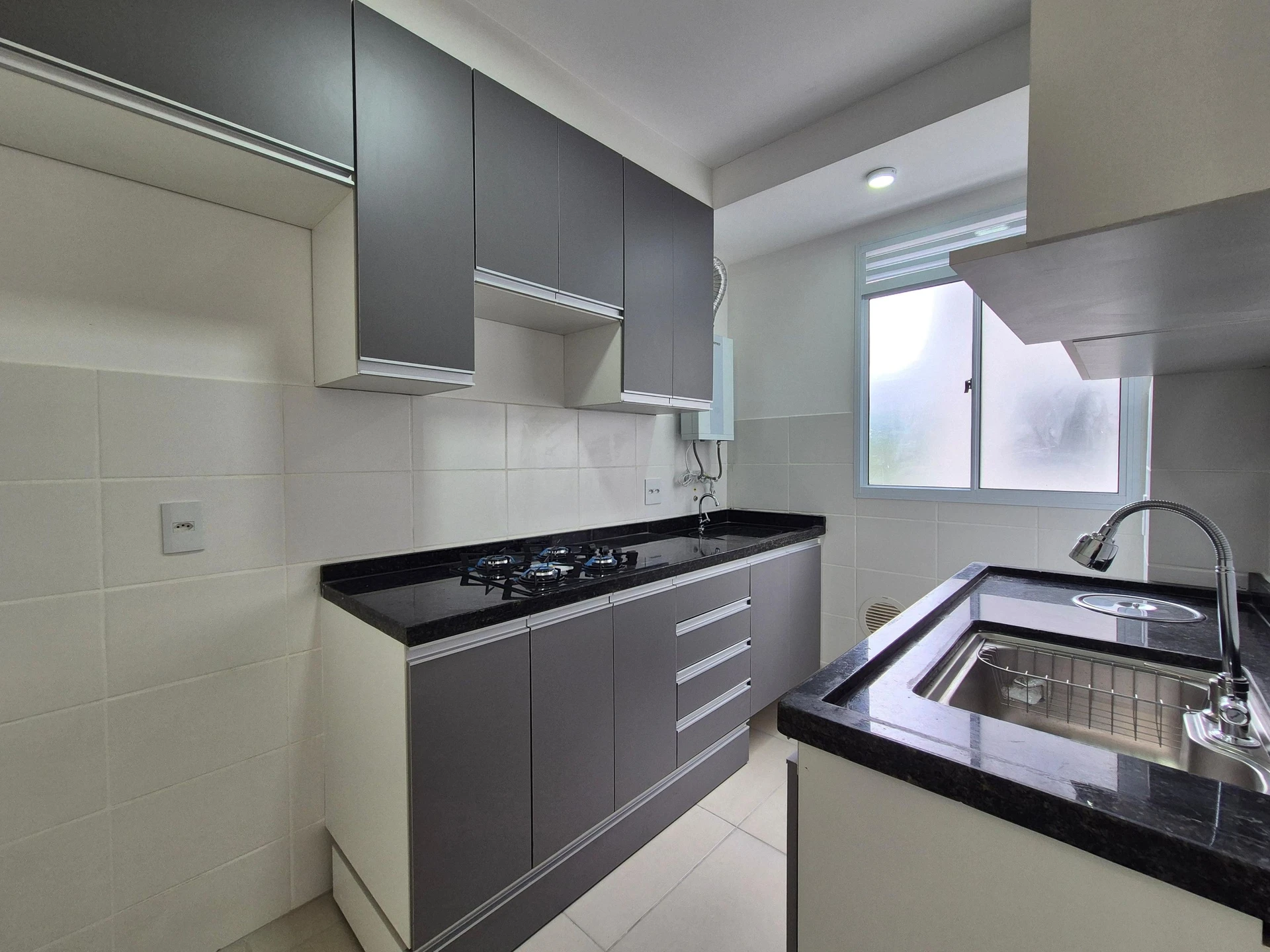 Apartamento com 2 quartos e 1 suíte, com piscina