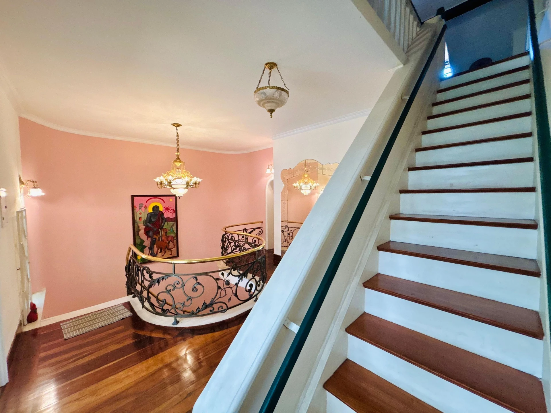 Furnished house, 380 m², with a grill on the balcony — photo 62