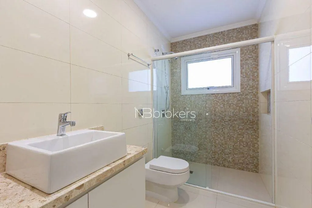 Condo house with 4 bedrooms and 5 bathrooms — photo 54