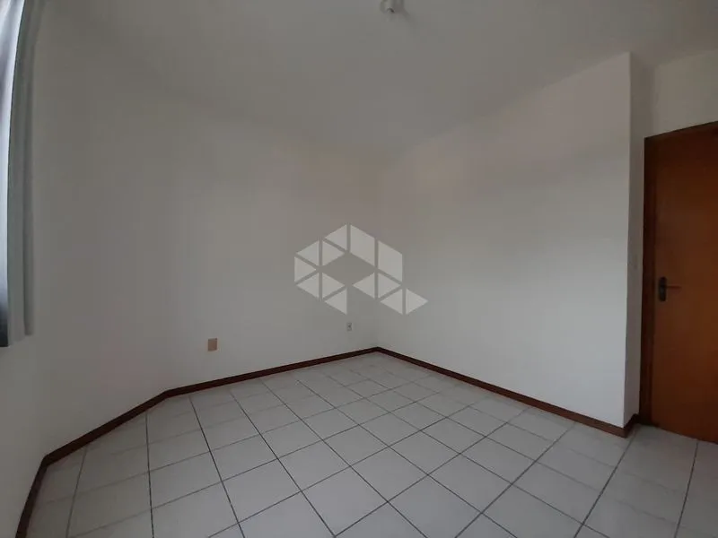2-bedroom apartment with a closed kitchen and balcony — photo 3