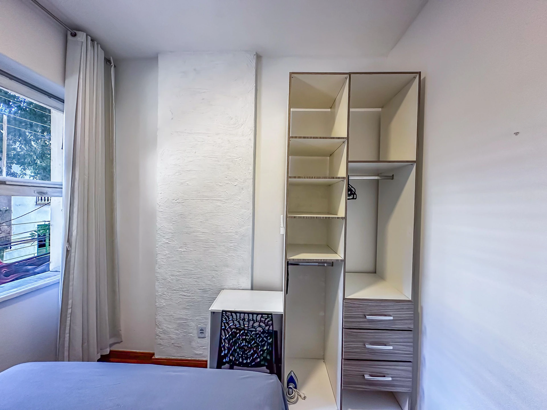 Furnished 1-bedroom apartment with washing machine — photo 17
