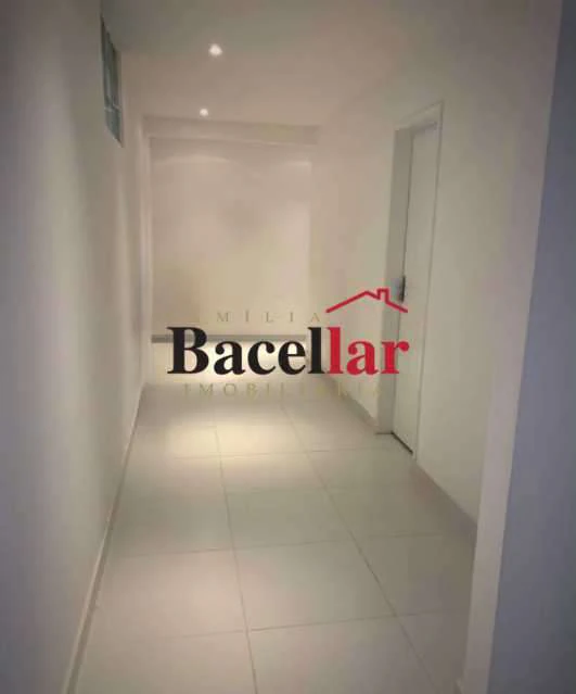 Apartamento mobiliado com 4 quartos e 300 m² — photo 17