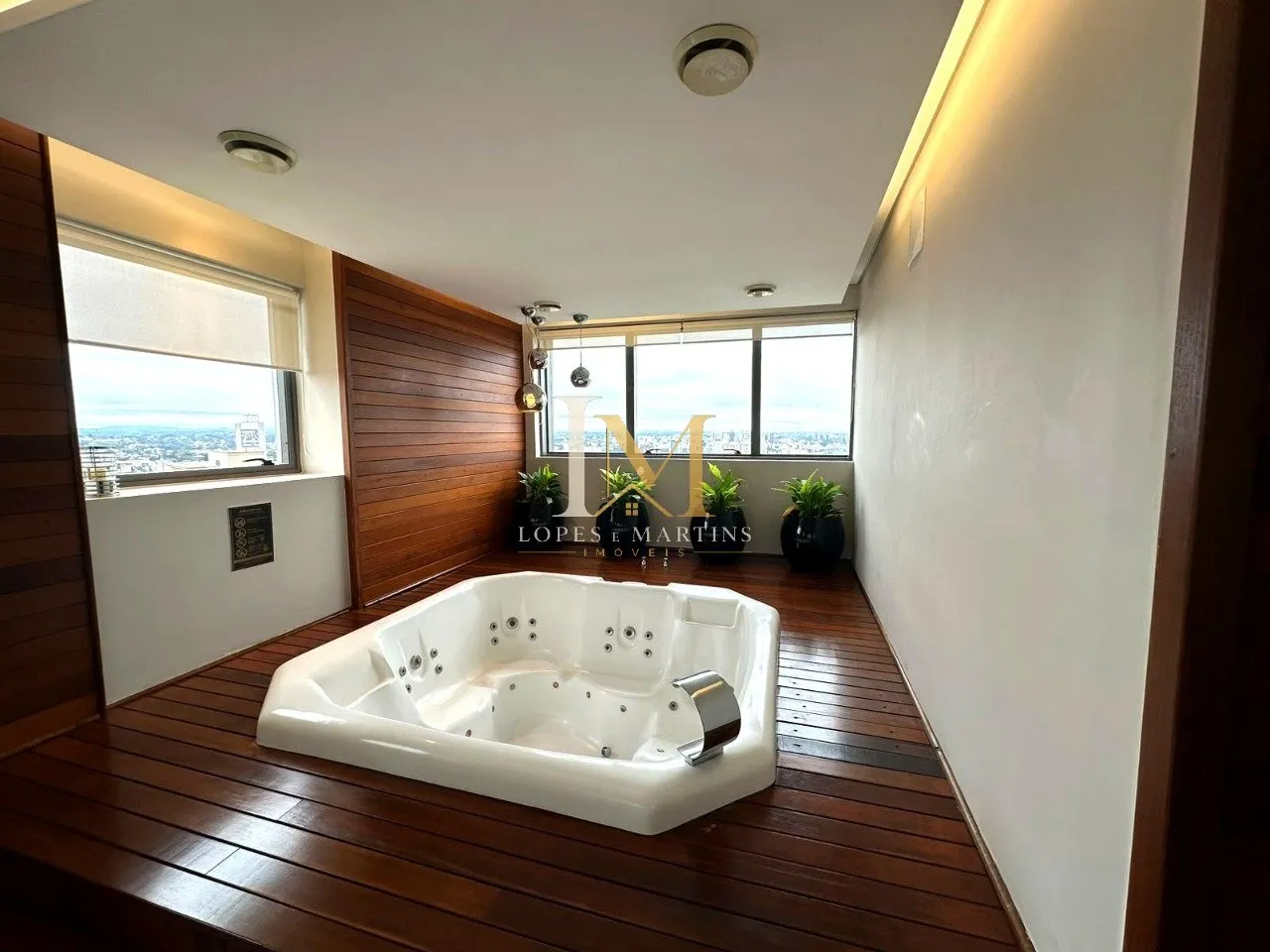 One-bedroom apartment in a building with a gym — photo 41