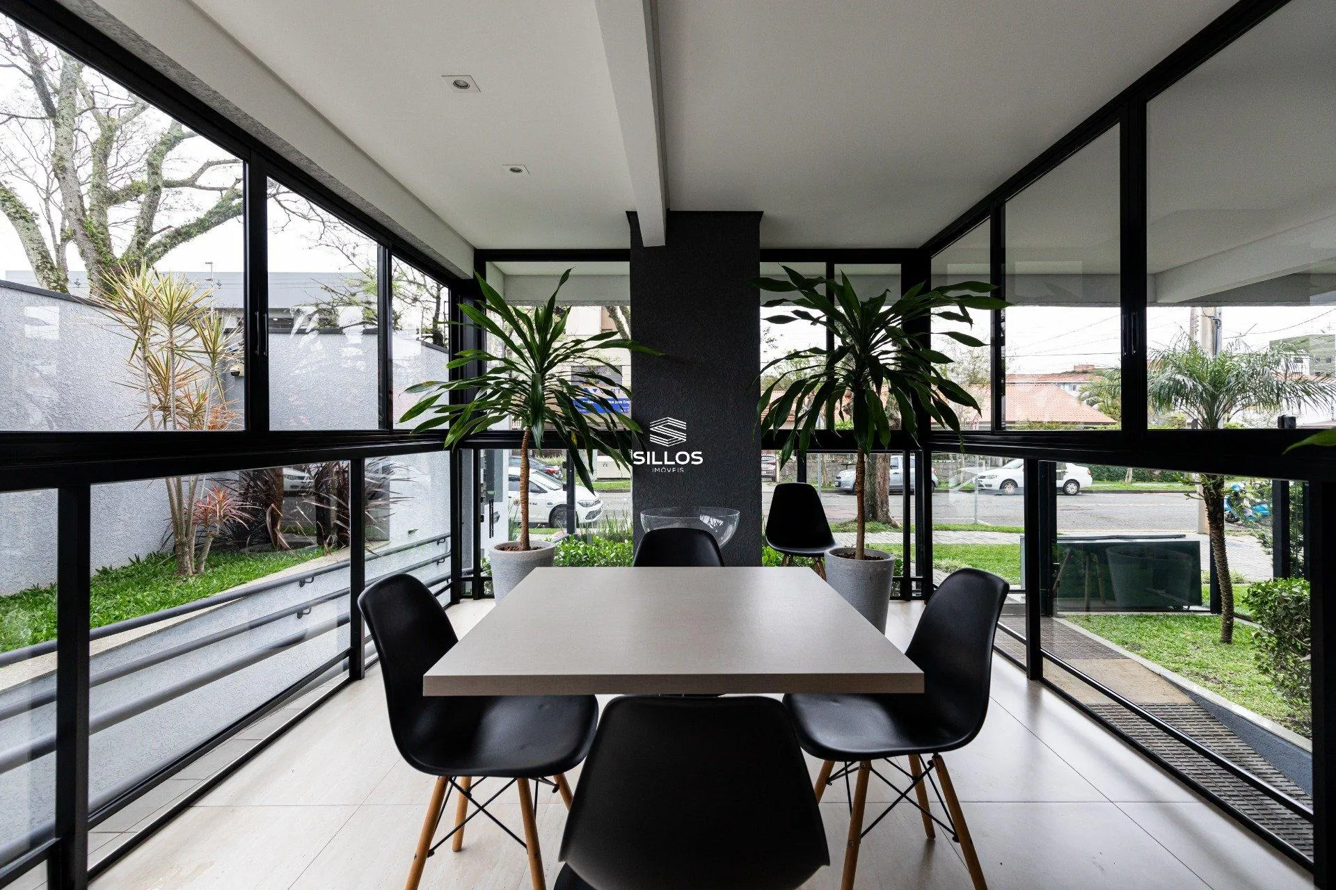 2-bedroom apartment with a grill on the balcony in Curitiba — photo 14