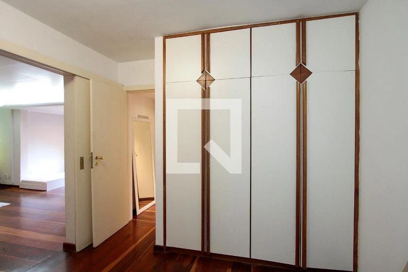 Меблированный дом с 4 спальнями и 3 сьютами, 450 м² — photo 48