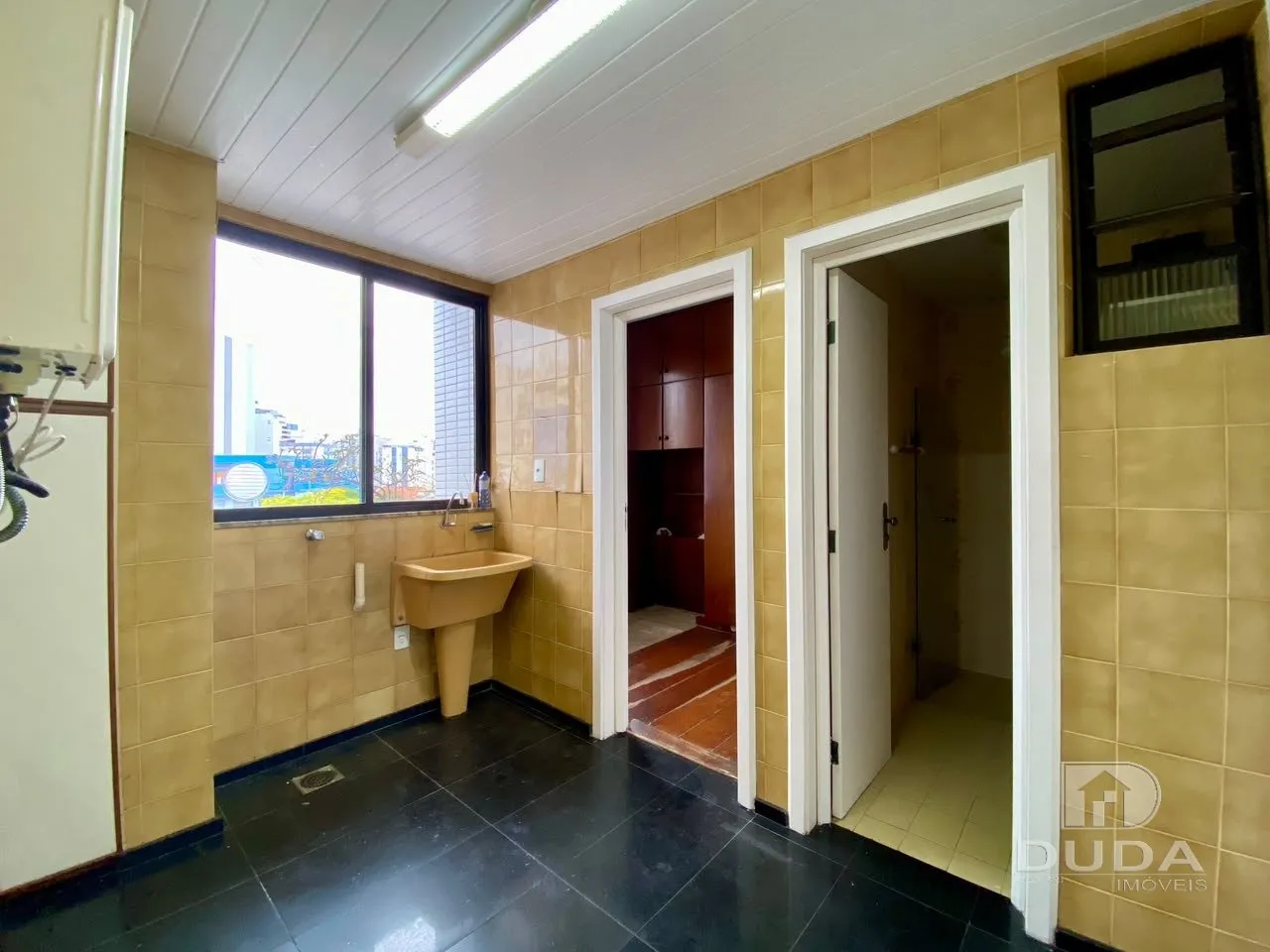 200 m² apartment with a bathtub and floor-to-ceiling windows — photo 33