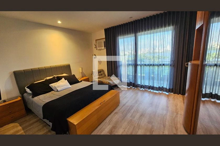 4-bedroom rental apartment with 180 m² of space — photo 28
