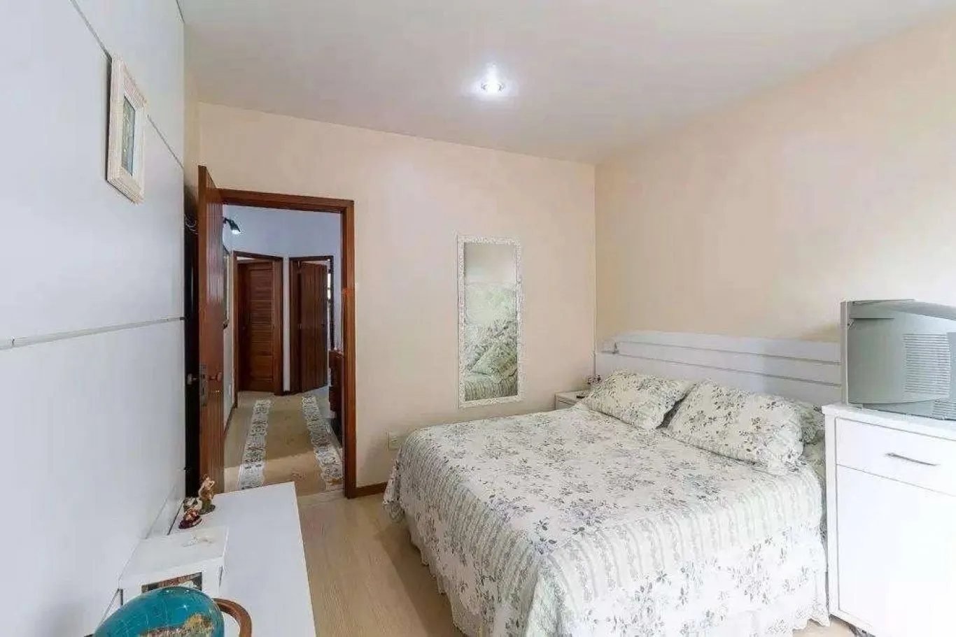 House with 4 bedrooms and a balcony in 516 m² — photo 16