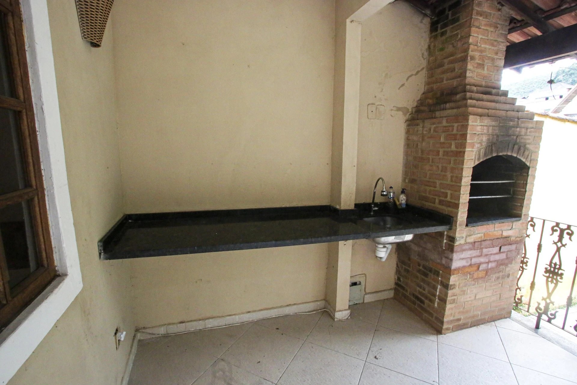4-bedroom house with a bathtub in Rio de Janeiro — photo 9