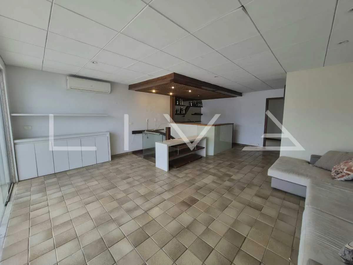 Furnished apartment, 167 m², with a bathtub — photo 9