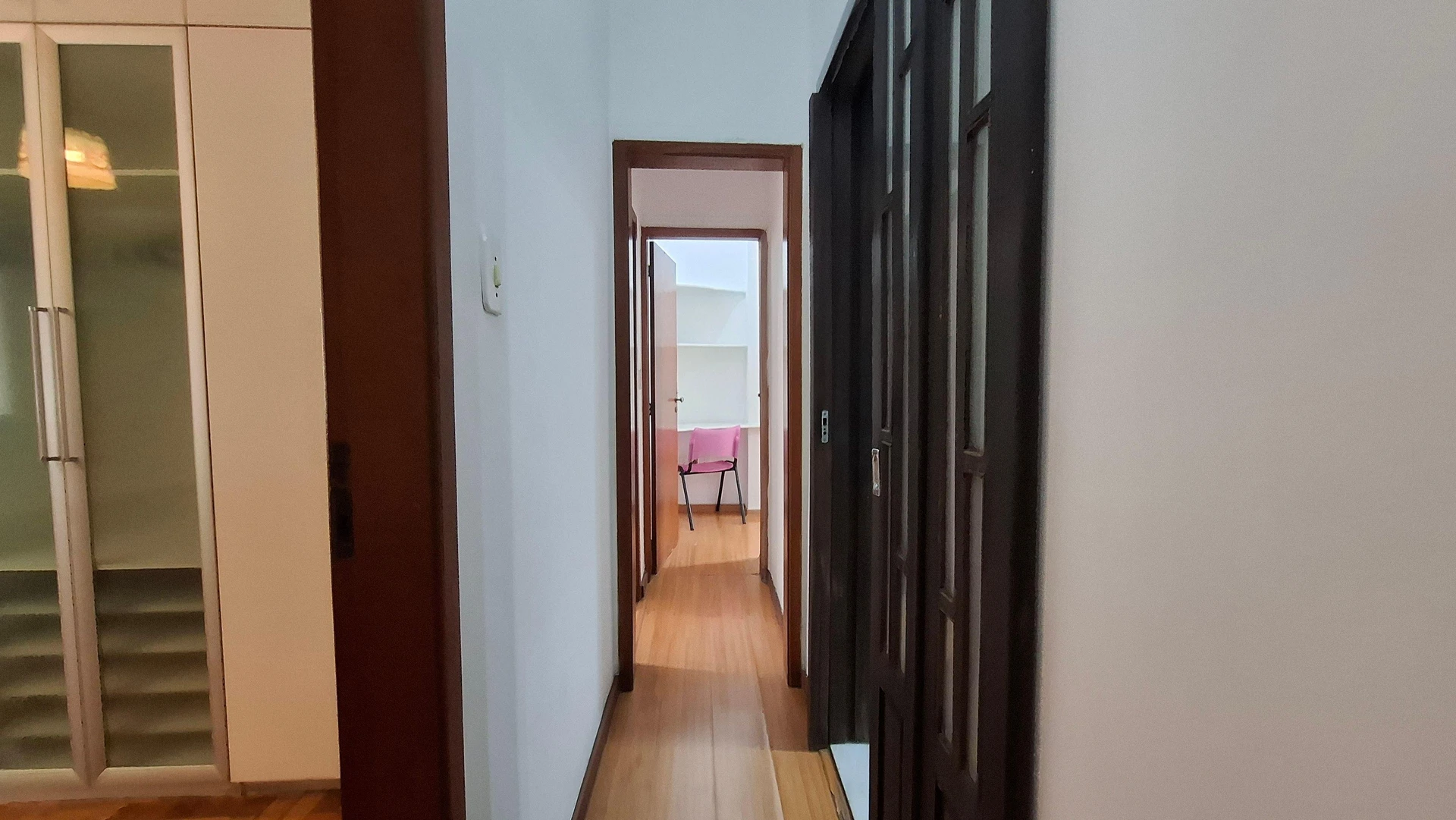 Furnished apartment, 110 m², with a glass-enclosed balcony — photo 23