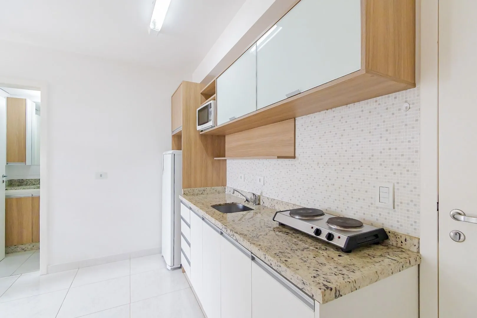 Furnished 1-bedroom apartment with balcony — photo 4
