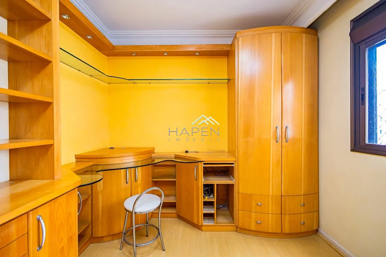 Furnished 4-bedroom apartment with 4 bathrooms — photo 24