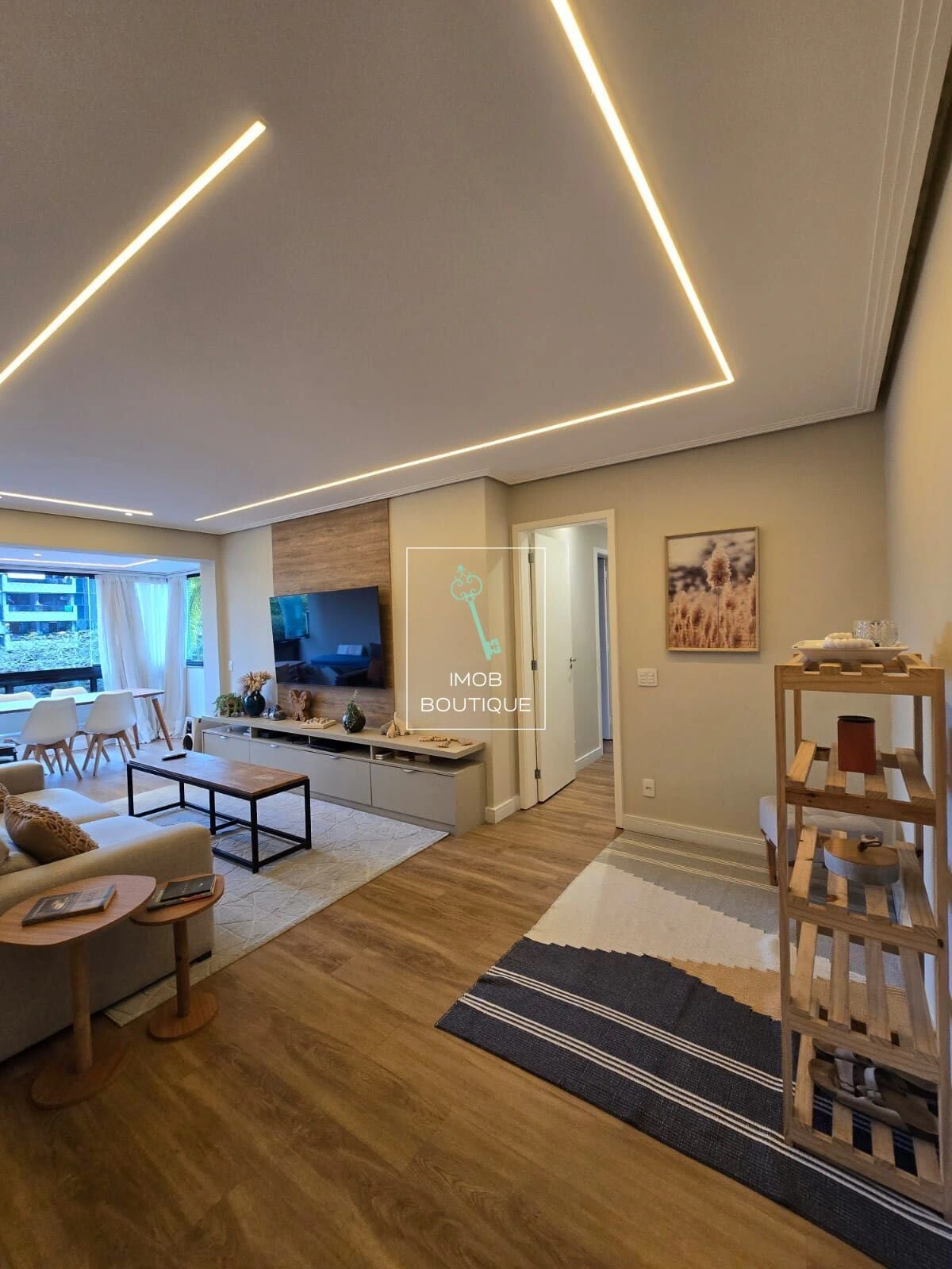 Furnished apartment, 88 m², with a glass-enclosed balcony — photo 25