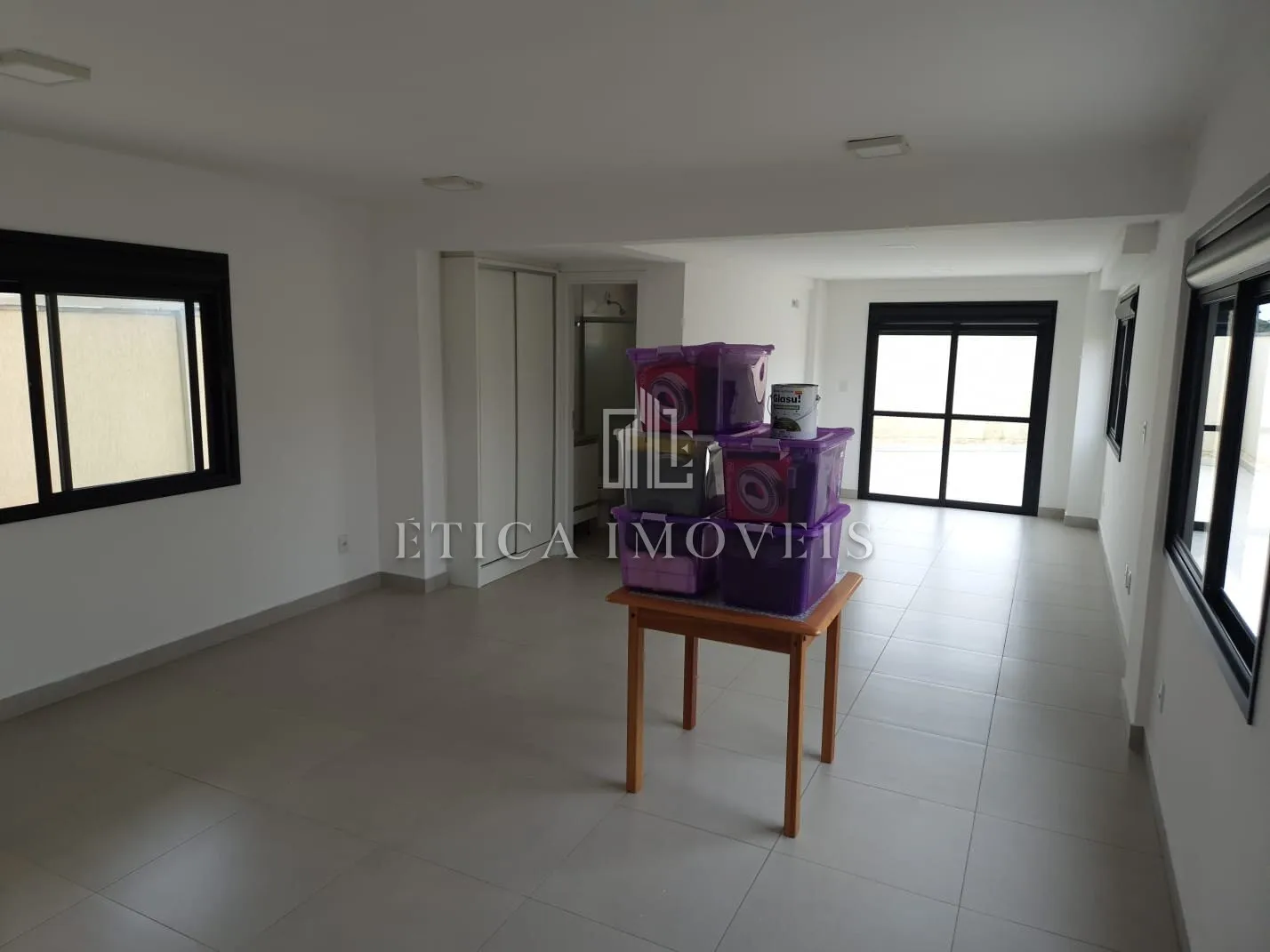 80 m² apartment with open-plan kitchen and 1 bedroom — photo 21