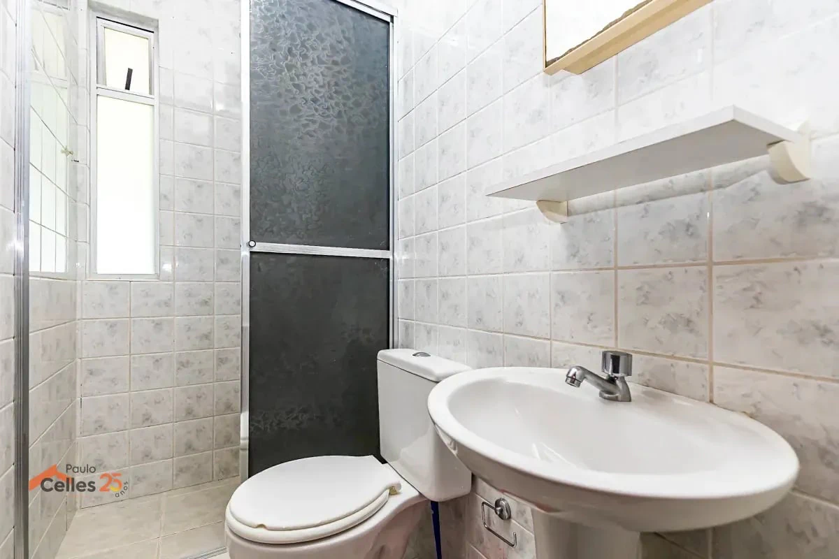 3-bedroom apartment with wood or laminate floors in Curitiba — photo 15