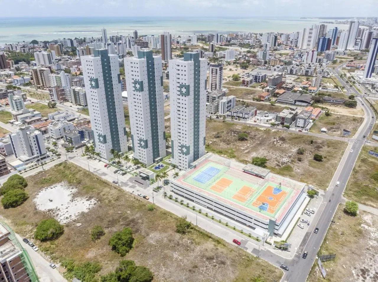 Apartamento de 2 quartos em condomínio com academia — photo 2