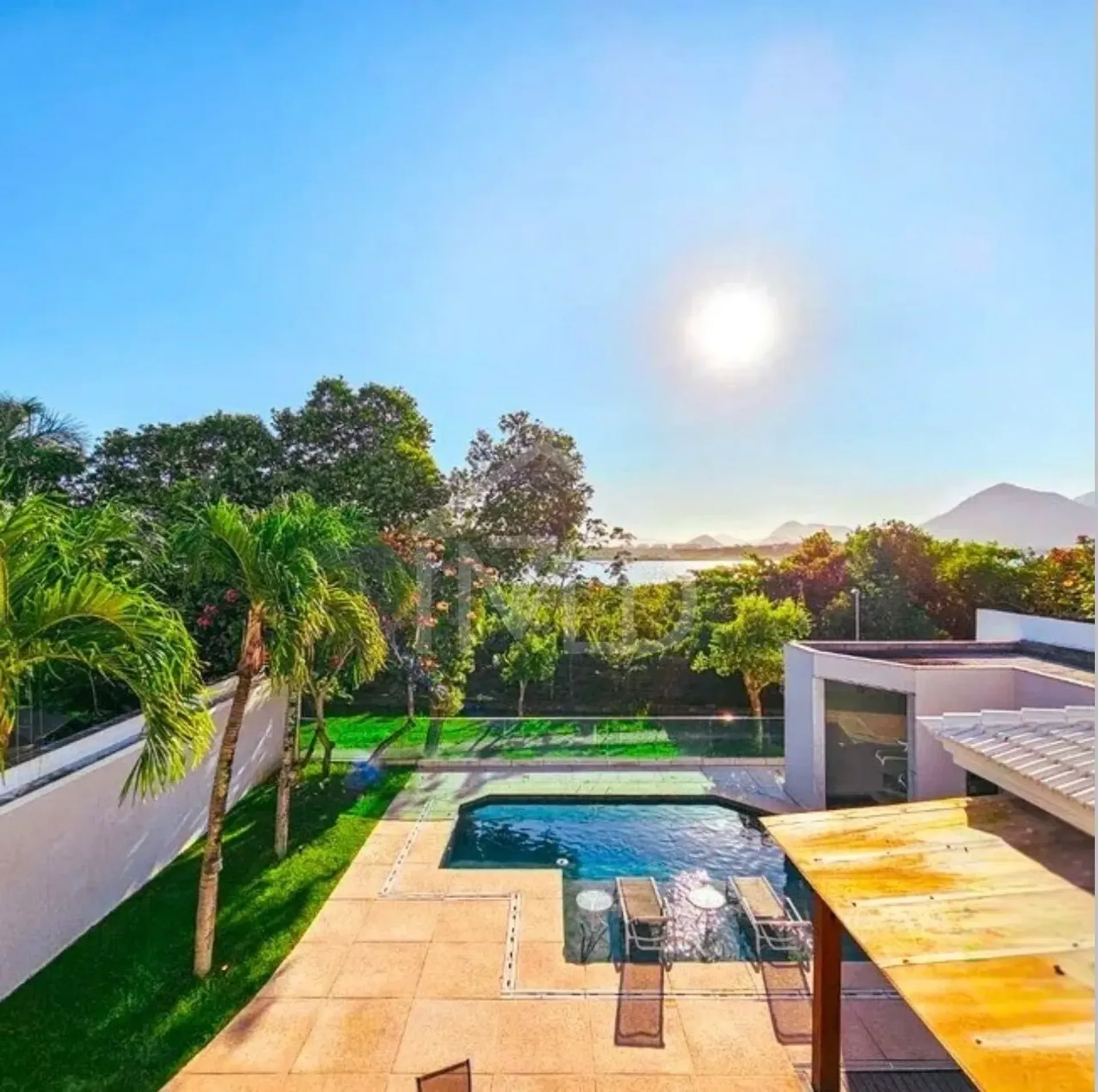 House with 4 suites, open-plan kitchen, 650 m² — photo 44