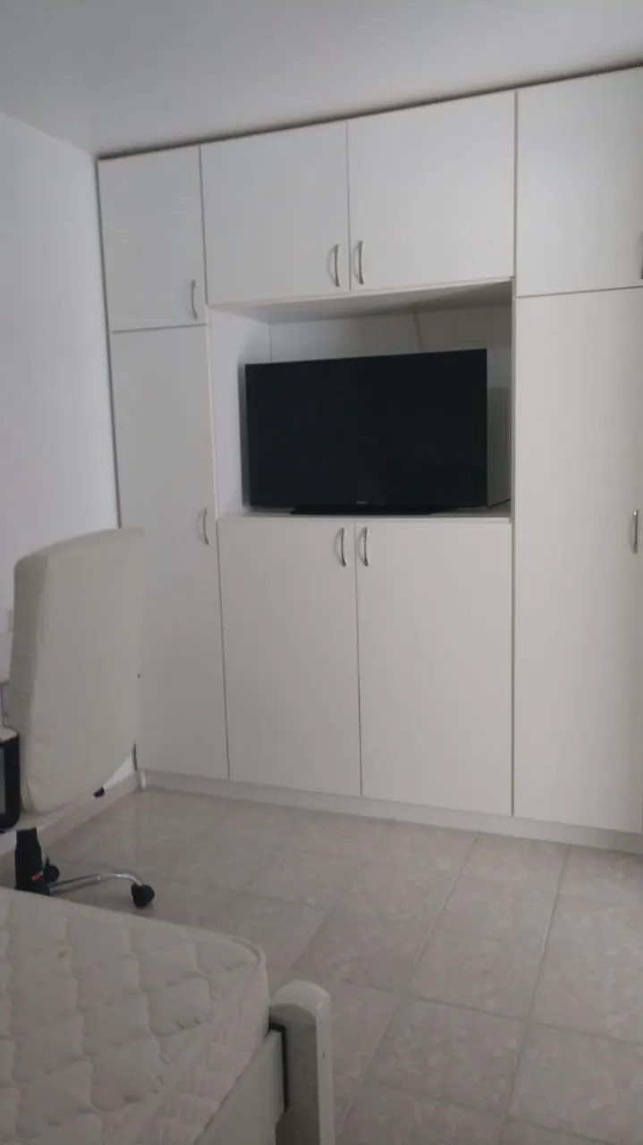 Furnished studio with 1 bedroom, 1 bathroom and parking
