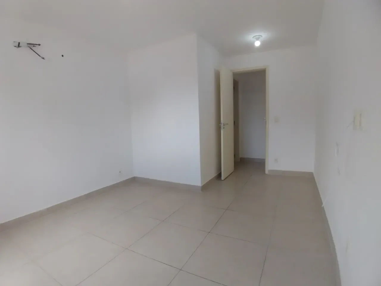 2-bedroom apartment with en-suite and air conditioning — photo 15