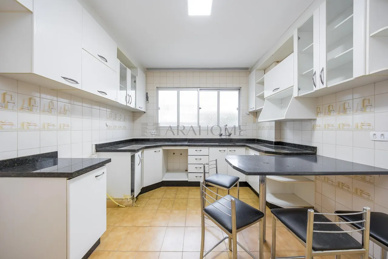 Unfurnished 111 m² apartment with 3 bedrooms and 3 baths — photo 3