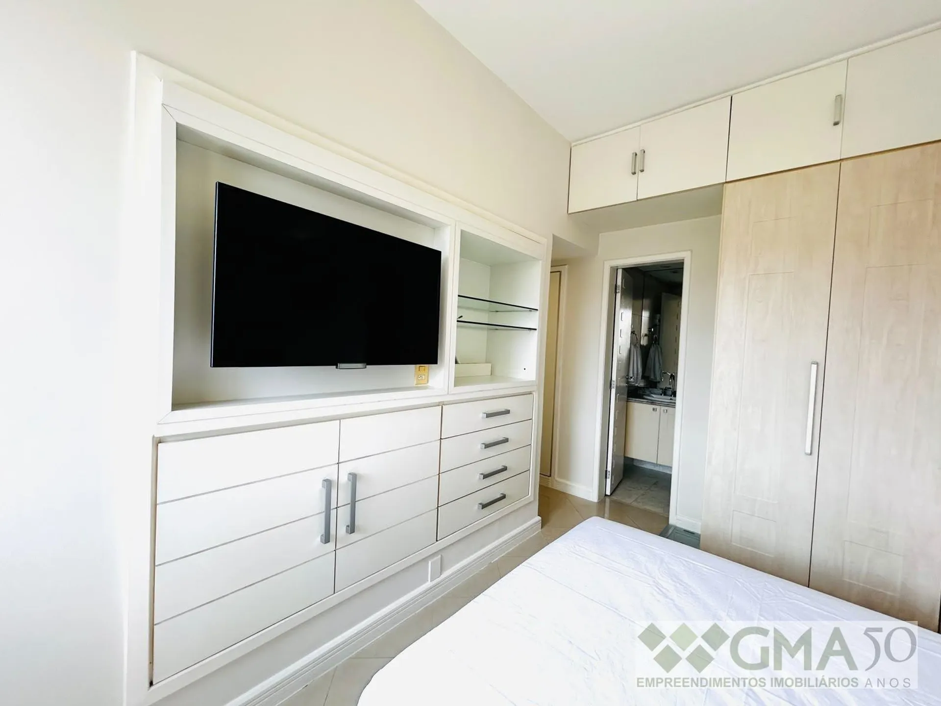 2-bedroom apartment in a building with a sauna — photo 27