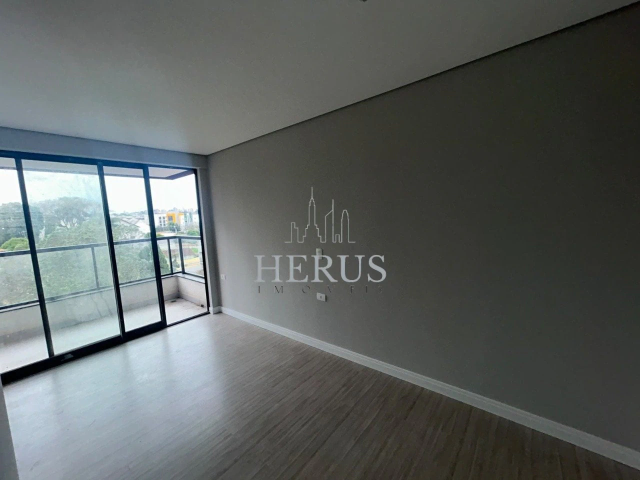 Apartamento de 2 quartos com janelas do piso ao teto — photo 27