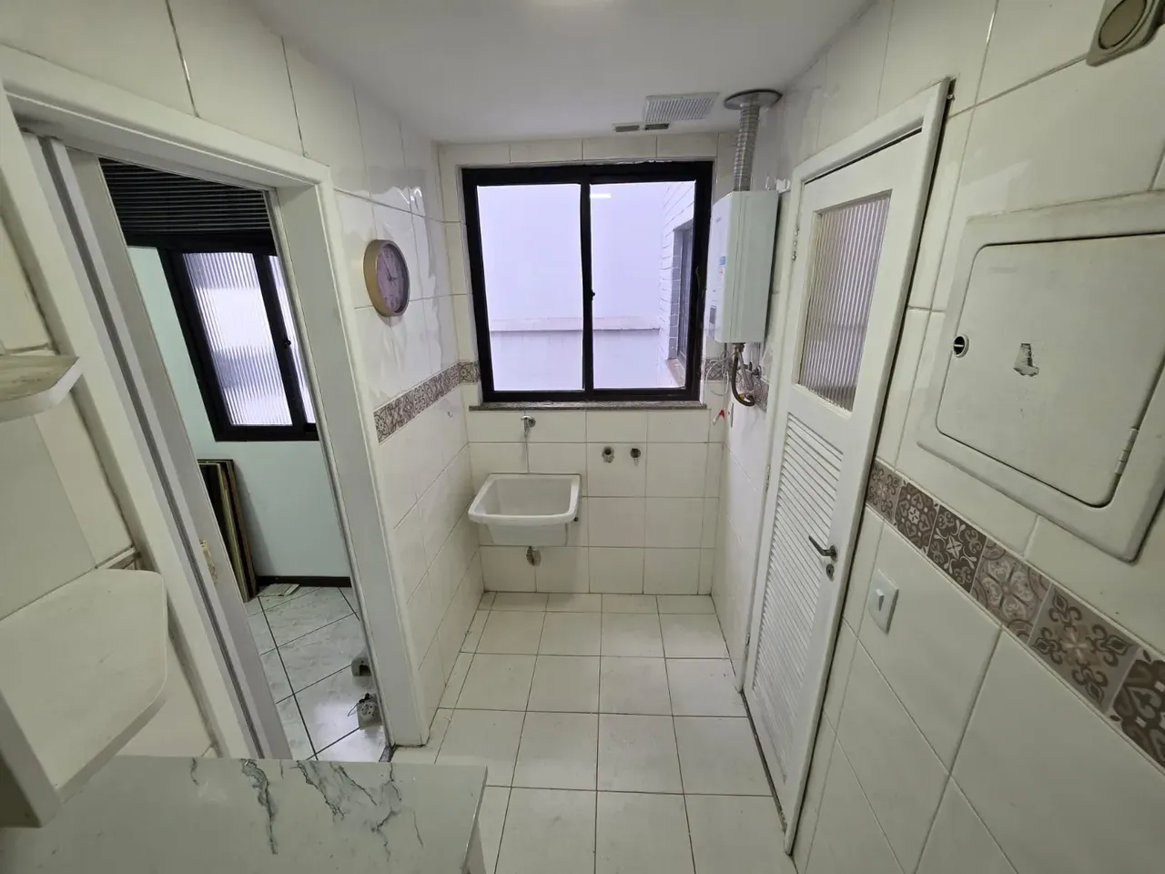 3-bedroom apartment, 1 with its own bathroom, 127 m² — photo 7