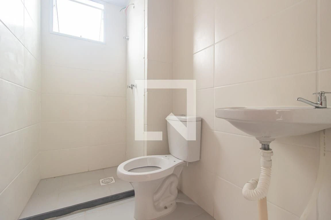 Unfurnished 2-bedroom apartment with private garden — photo 2