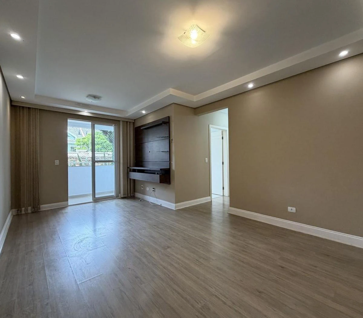Home office in a 3-bedroom apartment, 82 m² — photo 3