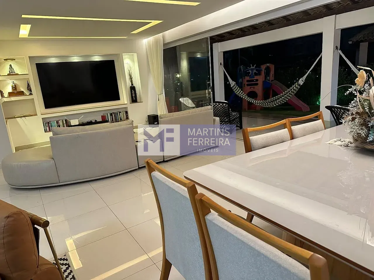 Furnished house, 290 m², with a mountain view