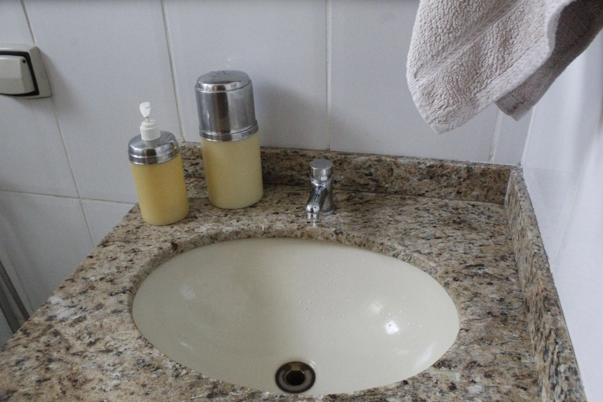 Furnished apartment with 3 bedrooms and 3 bathrooms — photo 16