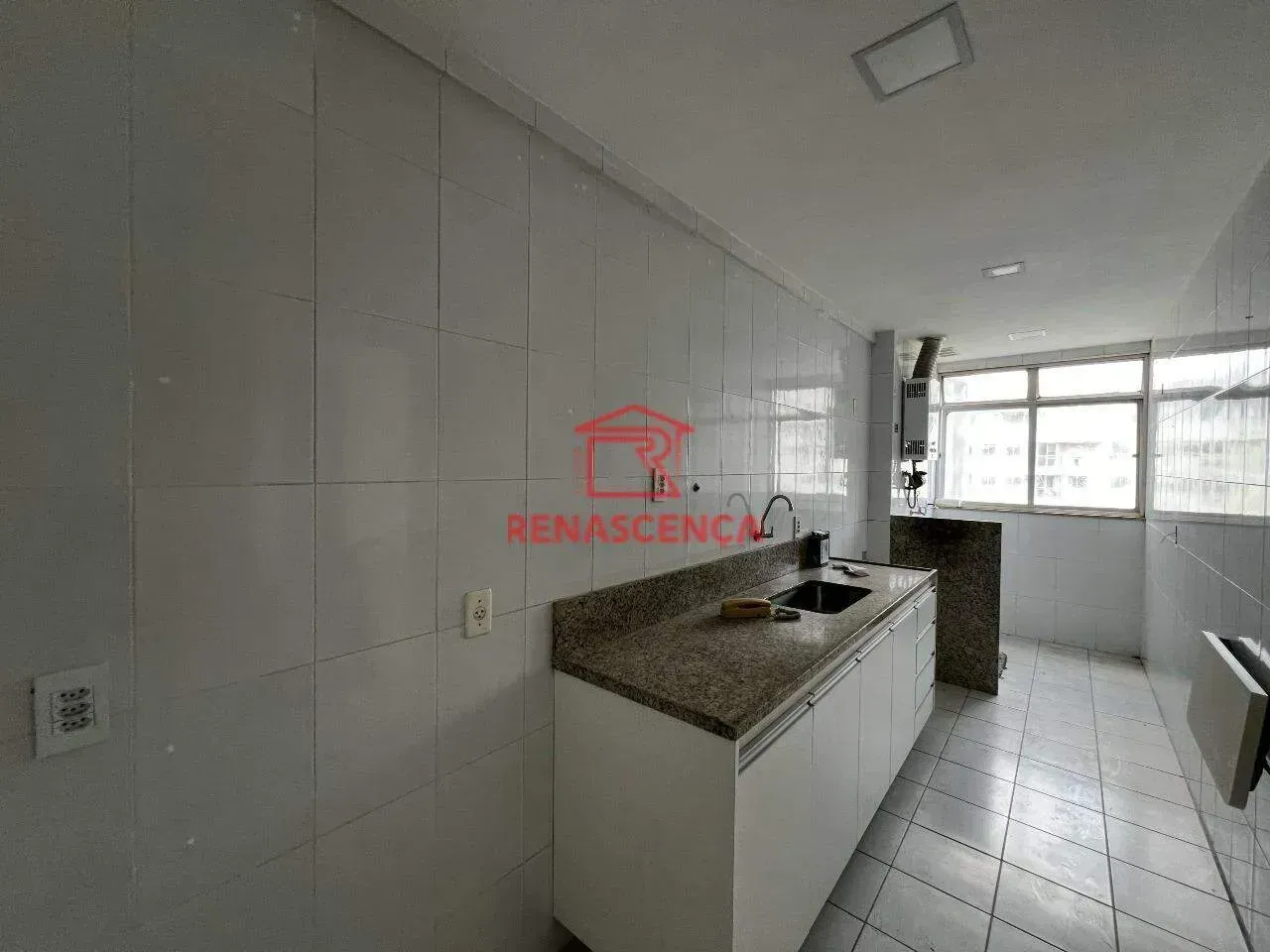Unfurnished apartment with 3 bedrooms and 1 parking spot — photo 22
