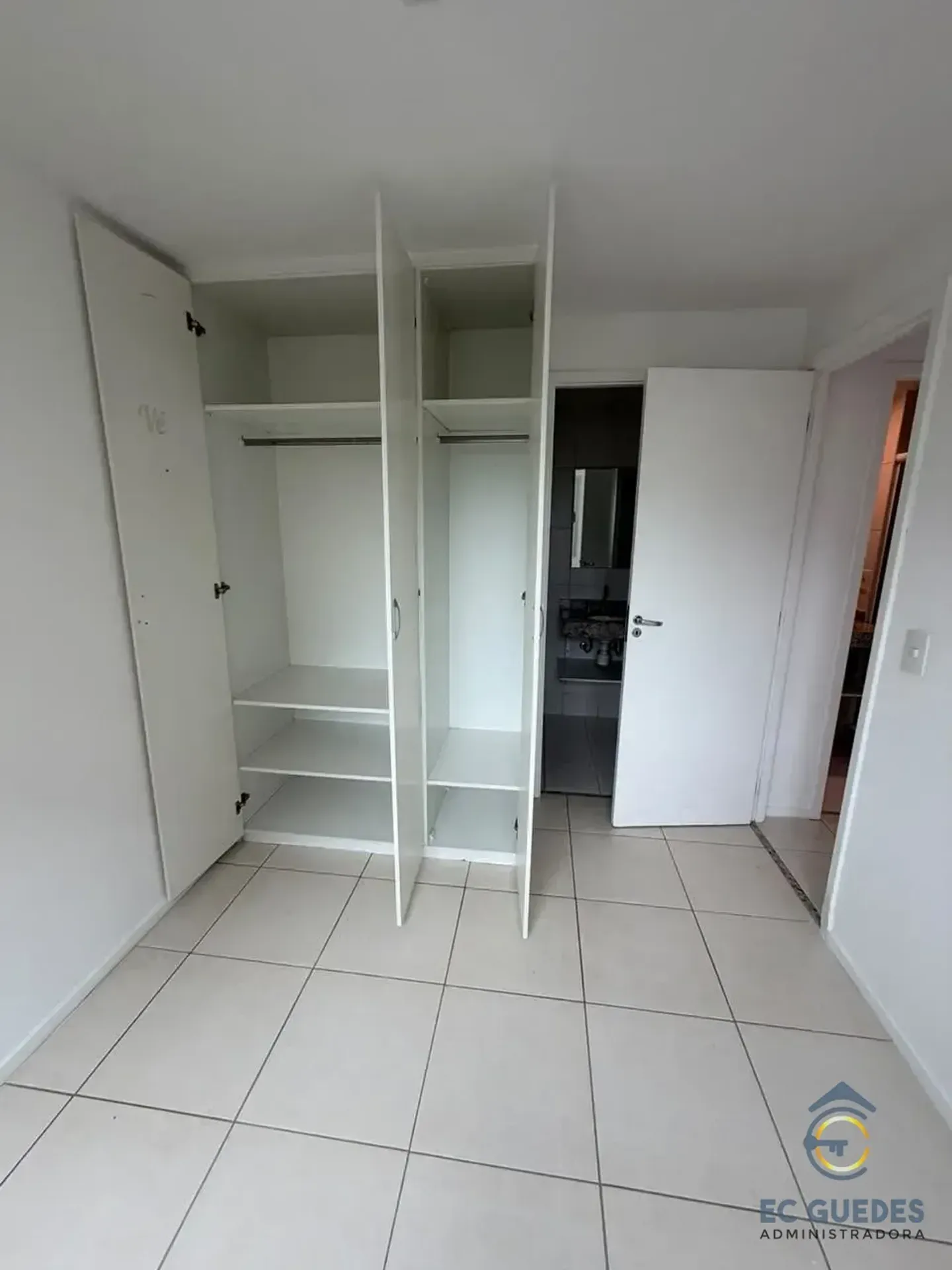2-bedroom apartment with a mountain view in Rio de Janeiro — photo 12