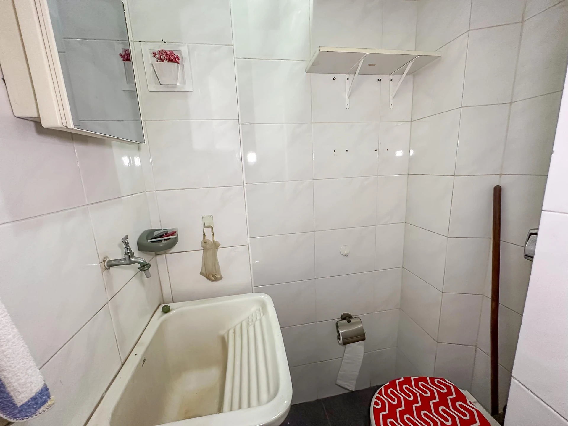 Furnished 2-bedroom apartment with separate kitchen — photo 42